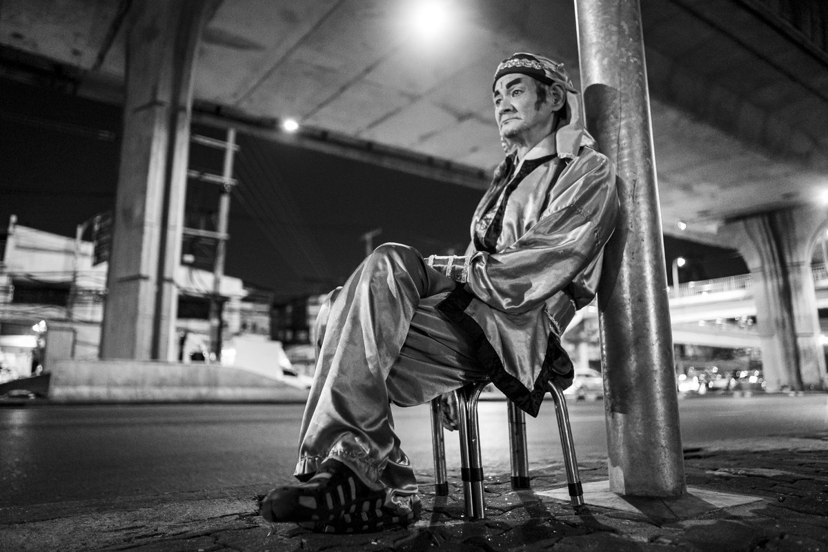 Wed Feb 25 – Placatus

#Gallery365in2026
#Gallery365in2026DailyPrompt <a href="/Gallery365photo/">Gallery365photo</a> 

Chinese opera performer taking a break during a show in Khlongtoey, Bangkok | Feb 2026