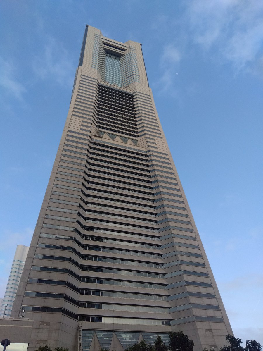 seiun_sky1998's tweet photo. 横浜の丸井が2月末で閉店しちゃうので閉店セールで買い物とランドマークタワーのレストランで豪華ランチしてきました☺️ https://t.co/4qkhrDsa2A