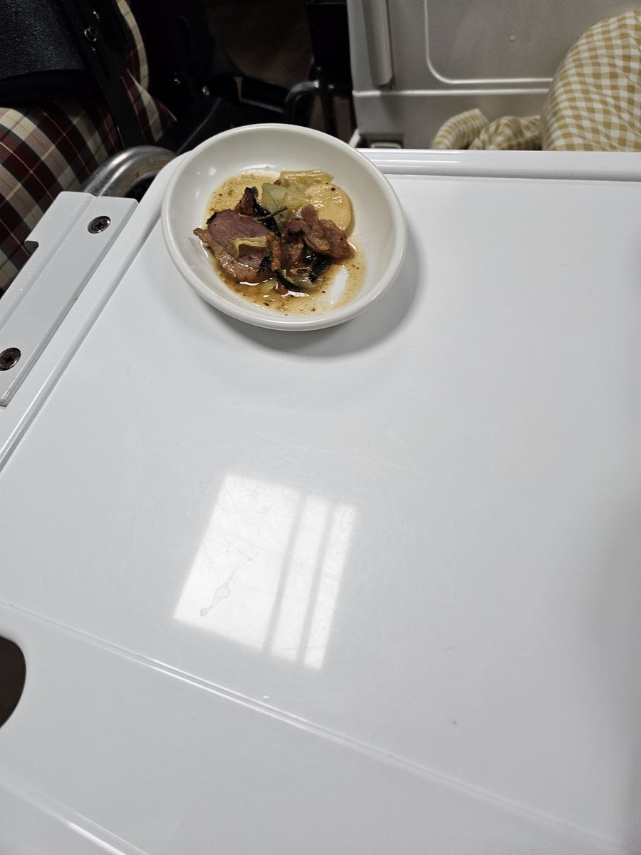 더서밋 요양재활 병원 저녁
도저히  먹을수없습니다