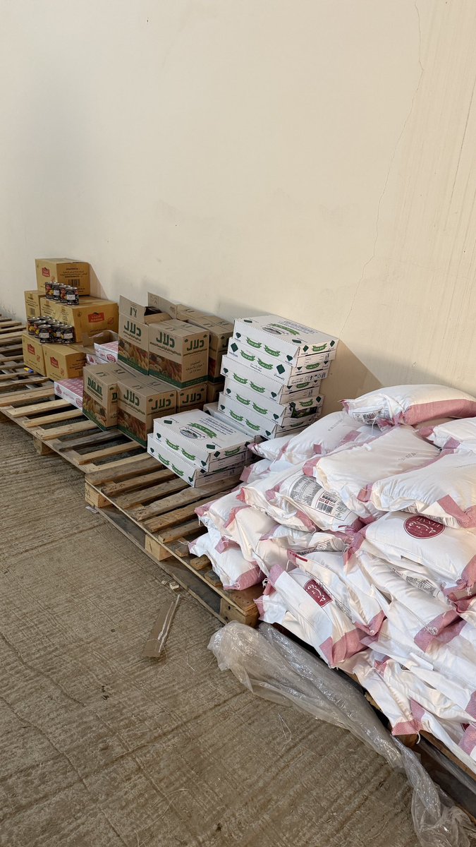 ataashs's tweet photo. تتقدم جمعية عطاء للخدمات الاجتماعية والإنسانية بخالص الشكر والتقدير إلى مؤسسة الشيخ عبد الله القرعاوي على دعمهم الكريم بعدد (52) سلة غذائية، سائلين الله أن يجزيهم خير الجزاء ويبارك في عطائهم . 
#مؤسسة_الشيخ_عبدالله_القرعاوي https://t.co/hdWhHGPOW2
