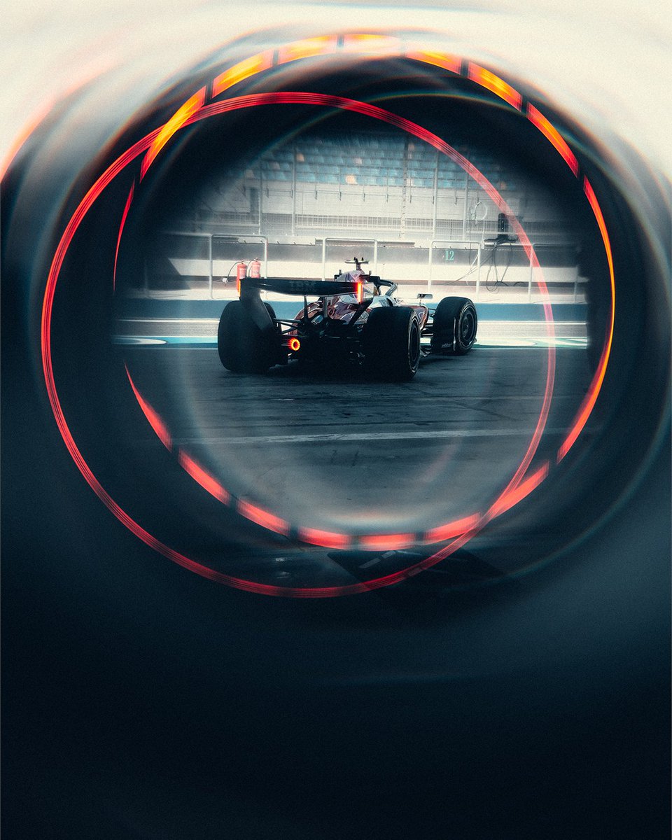 formulapaddock_'s tweet photo. La siguiente cita es el 8 de marzo, en Australia, cuando se apaguen los semáforos del Gran Premio en Melbourne.

Mientras tanto nosotros hoy publicamos episodio nuevo del podcast. https://t.co/xQh9GAwb0D