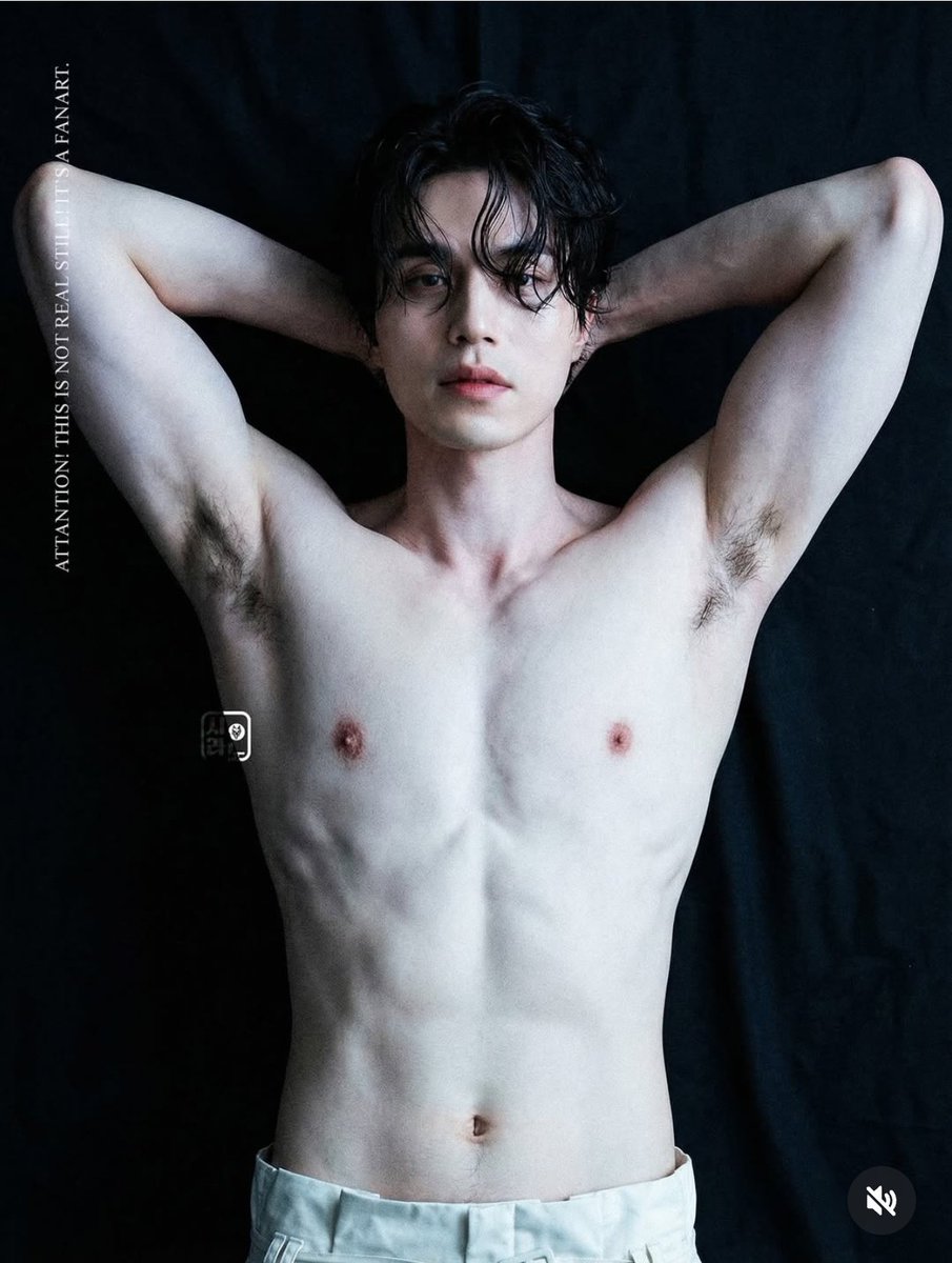 He doesn’t age, he just upgrades. The visuals? The aura? INSANE. Ugh!!🥵🤤💪
Lee Dong Wook