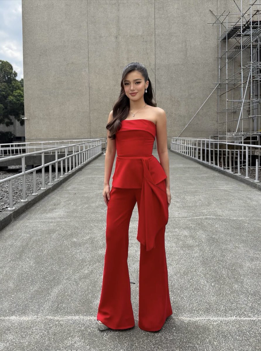bellelieversofc's tweet photo. 022426 @bellemariano02 on adrianneconcept’s IG Post!

“Bida ang saya! ❤️ Belle Mariano for JOLLIBEE ✨”

#BelleMariano https://t.co/8wAYlFQDem