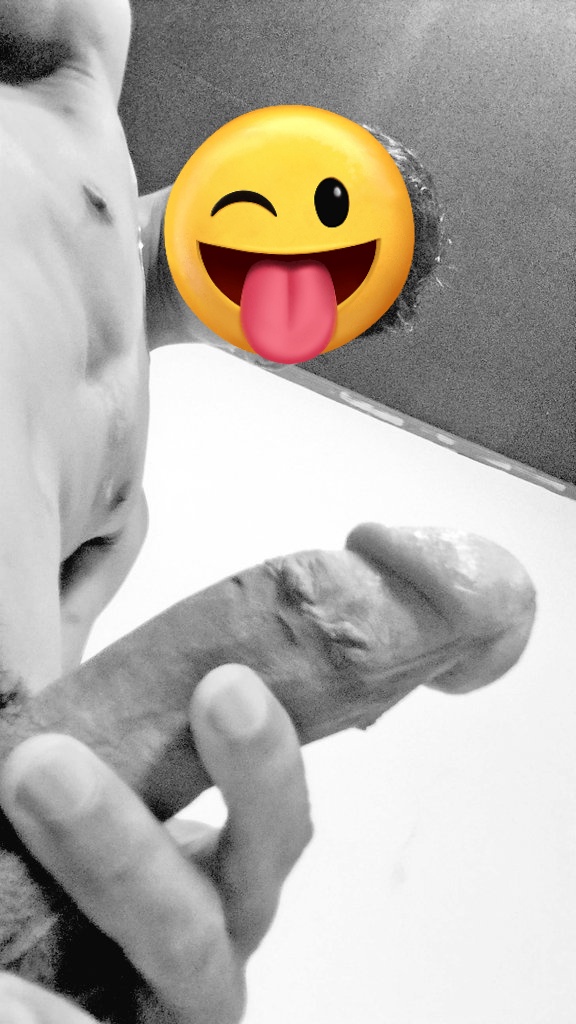 vyn001100 tweet media