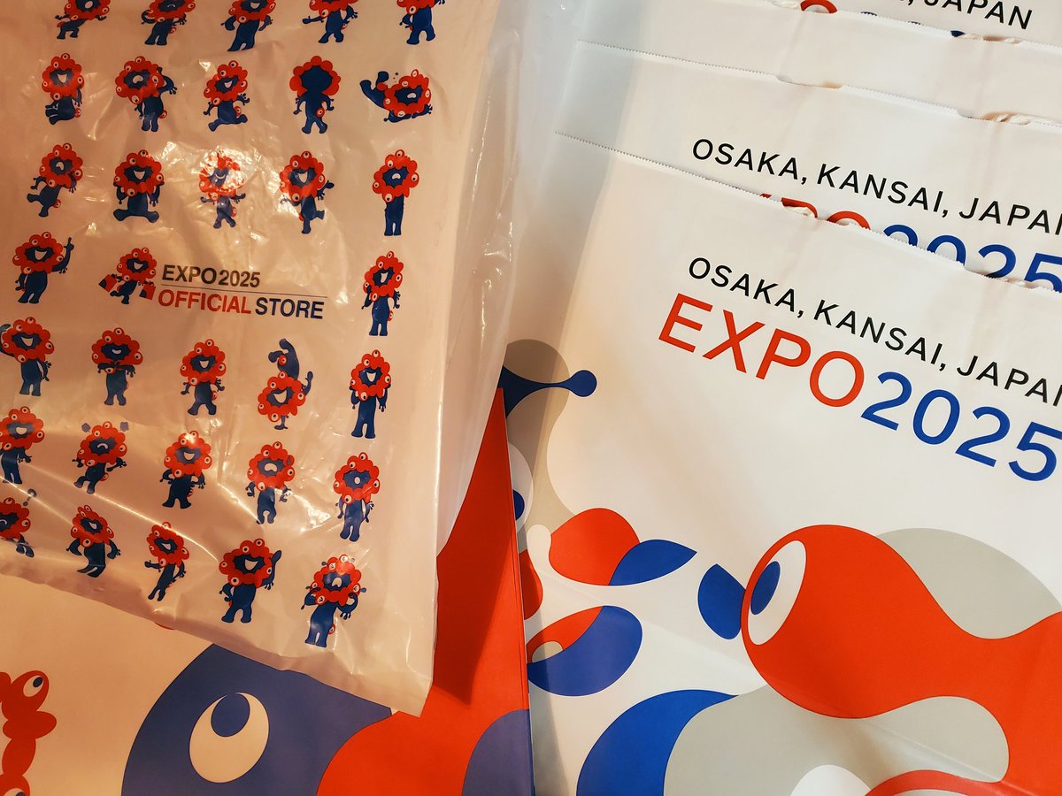 大阪駅中央口万博オフィシャルストアが、今日で終わりなので、最後の