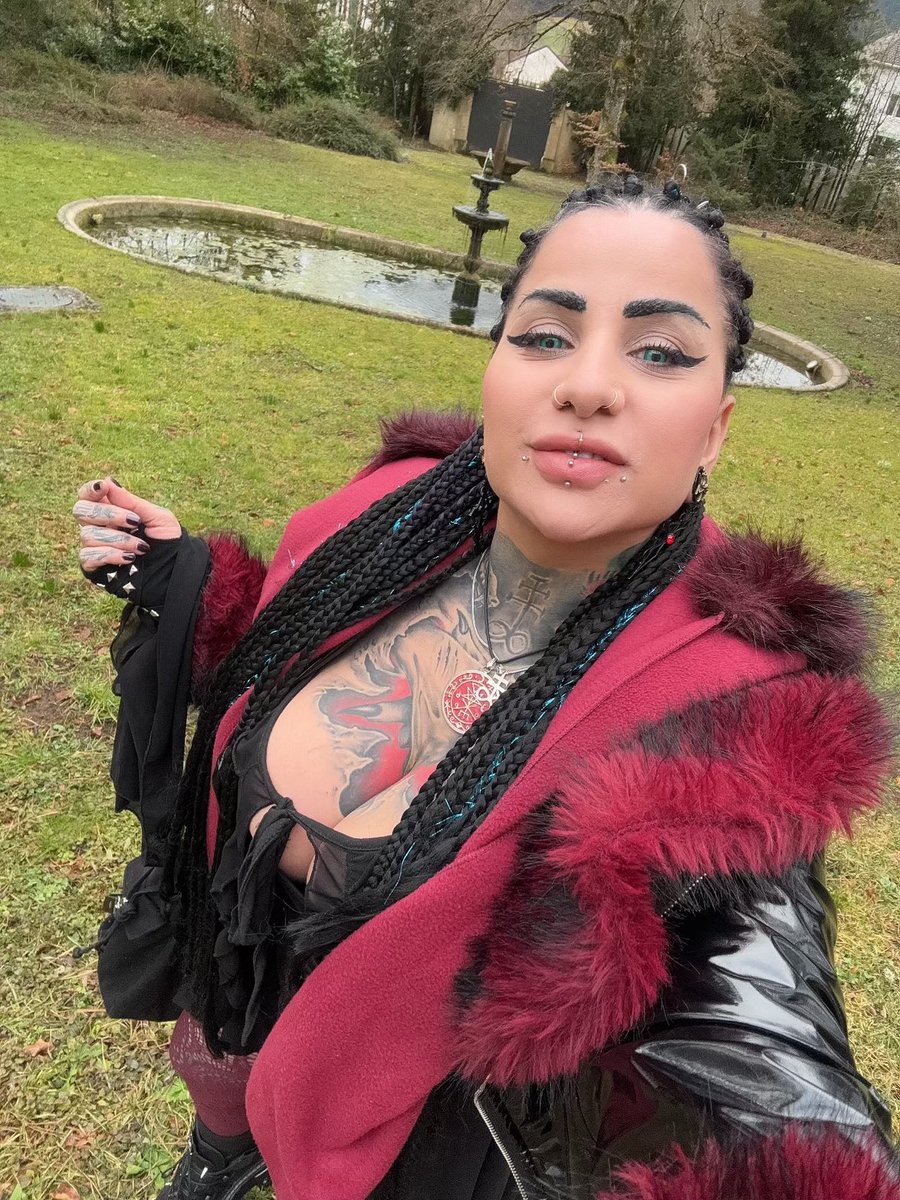 succubus996's tweet photo. Switzerland was as magical as your lord thought it will be 🥰
Im so satisfied 💜✨

Now heading to Italy , can hardly wait for the upcoming sexy times 🔥 https://t.co/7Lnd9NhiZR
