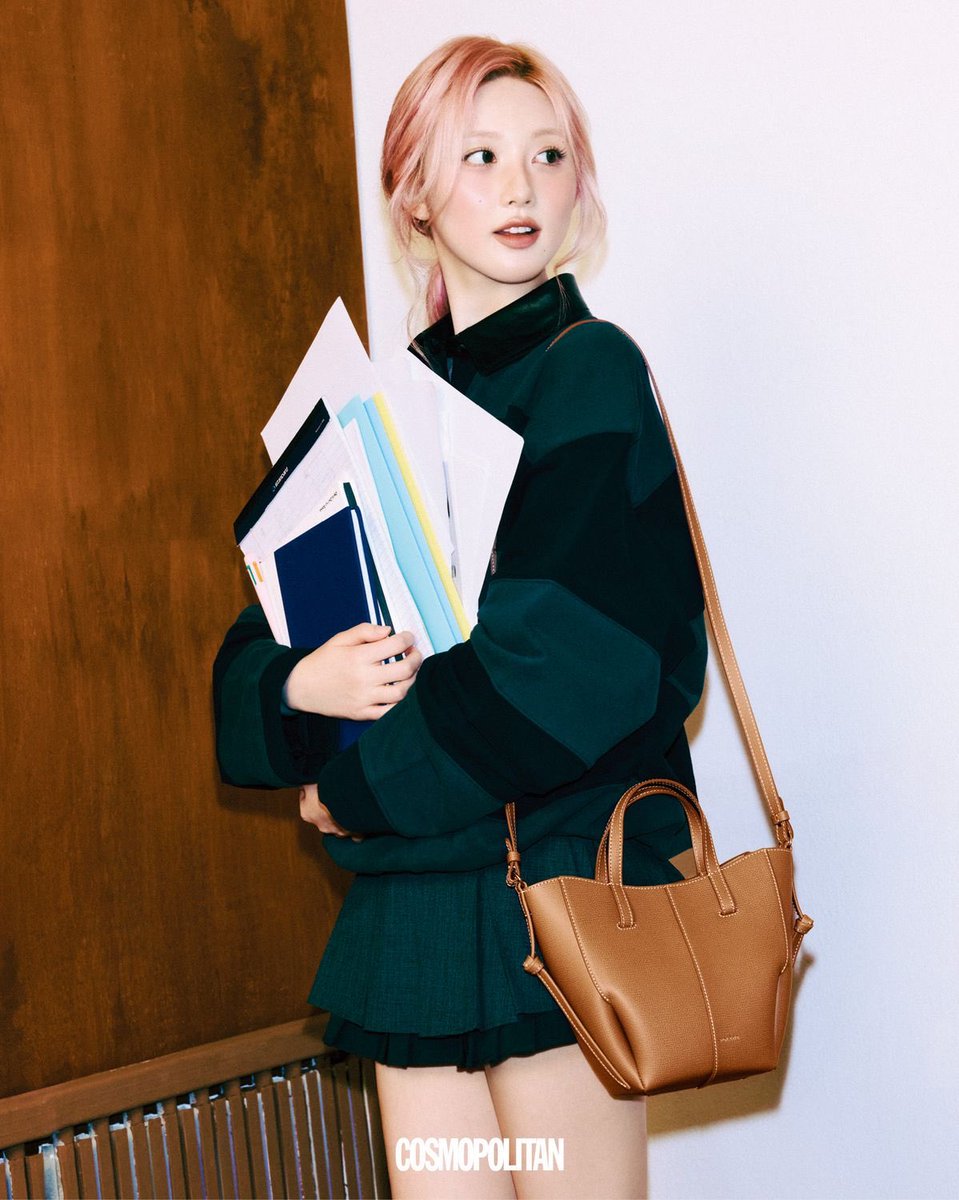gaeulspic's tweet photo. #GAEUL #가을 for Cosmopolitan Korea March Issue https://t.co/qP21YZylw4