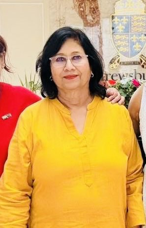 अपनी कमाई सम्भालने में नहीं। अपनी क़ीमत सम्भालने में बहुत मुश्किल होती है ध्यान रहे।

डा अनीता बेंजामिन