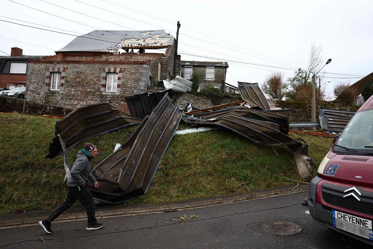 Des vents entre 135 km/h et 175 km/h : la puissance de la tornade à Coursole dans le Nord dévoilée
➡️ l.leparisien.fr/j22t