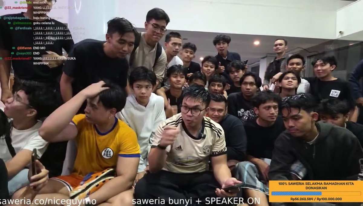 pad! diluar siapa konten kreatornya, tapi plis la etikanya dijaga, masa lo masuk kedalem mru (MASUK AREA SOLAT, BUKAN HALAMAN) pake celana pendek??? minimal pake sarung yg ada di mru nya, kacauu