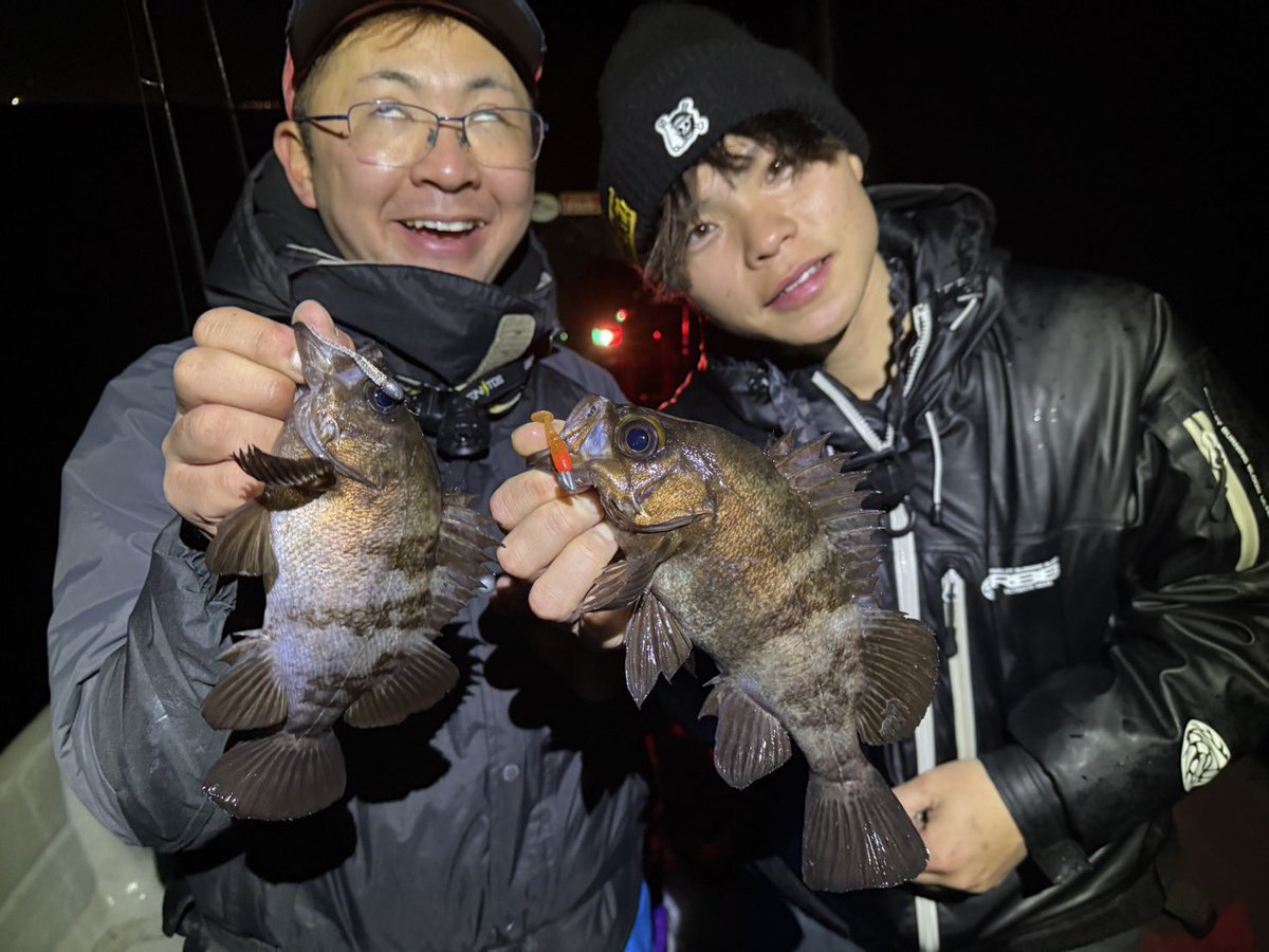 mokkiy_1015's tweet photo. 身内連れてみんなで
徳島ボートメバル弾丸ツアー

メバルってこんなに釣れるんやね...
ポイズン船長ありがとう！ https://t.co/R4JVql68Xe