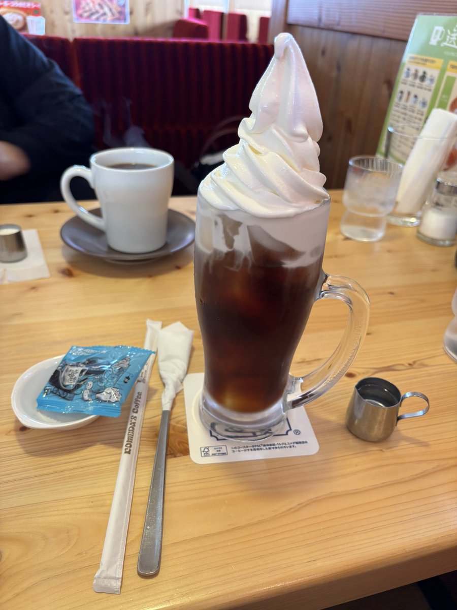 ArkReiko's tweet photo. 一年半ぶり？？のお友達と久々のランチ☺️✨✨✨話足りなかったので💦追加でコメダ珈琲☕️😉 https://t.co/DcuApuvFTG