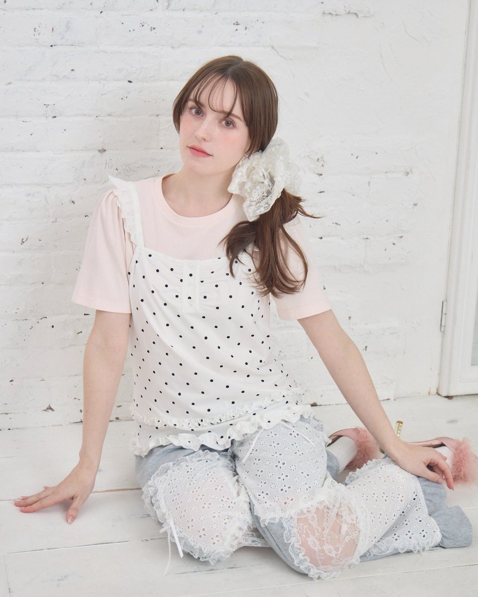 去年ZOZOで爆売れしたパンツ復刻⭑.ᐟ シルエットはそのままだけど