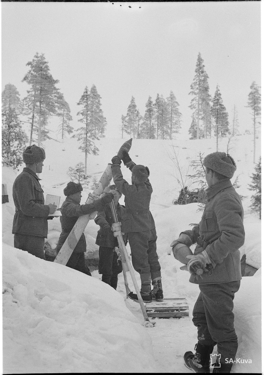 SorvariT's tweet image. I Vinterkriget var tunga 120mm granatkastare ännu i utveckling. Fanns bara ett fåtal av dem o endast testammunition i helgjuten betong istället för sprängsats. Ändå sköts betongammo in i en motti. Galna finnar måtte ryssen ha tänkt
#Vinterkriget
#Talvisota
#Winterwar
#Winterkrieg