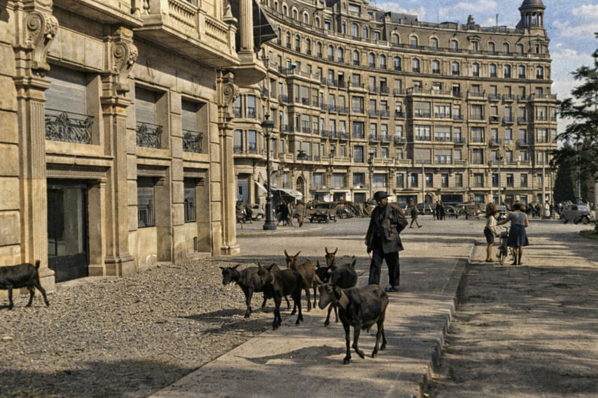 La plaça Francesc Macià el 1945