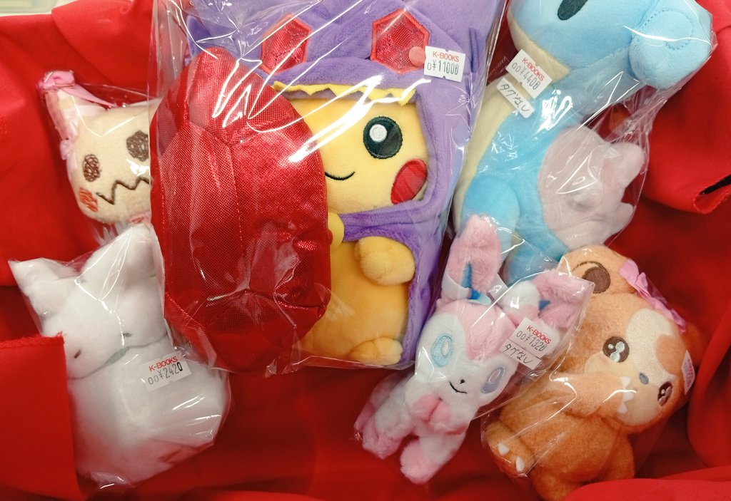 入荷情報】 Pokemon ポケモン メガヤミラミの ポンチョを着た