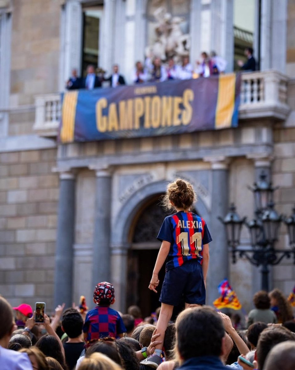 Ser referente para todas las niñas que no tenían una mujer futbolista como espejo en el que mirarse.

Crear un futuro distinto a los cánones.

Cambiar la forma de ver un deporte.
