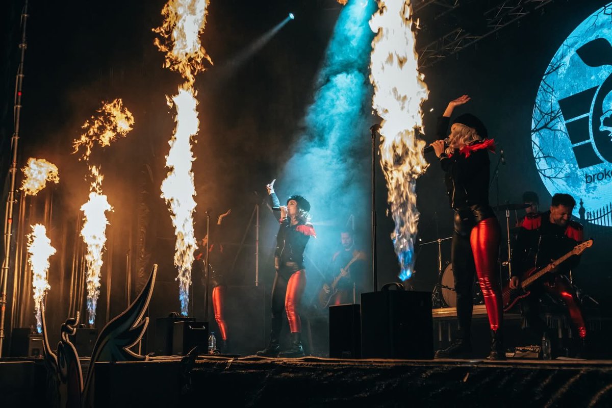 Broken Peach tweet media