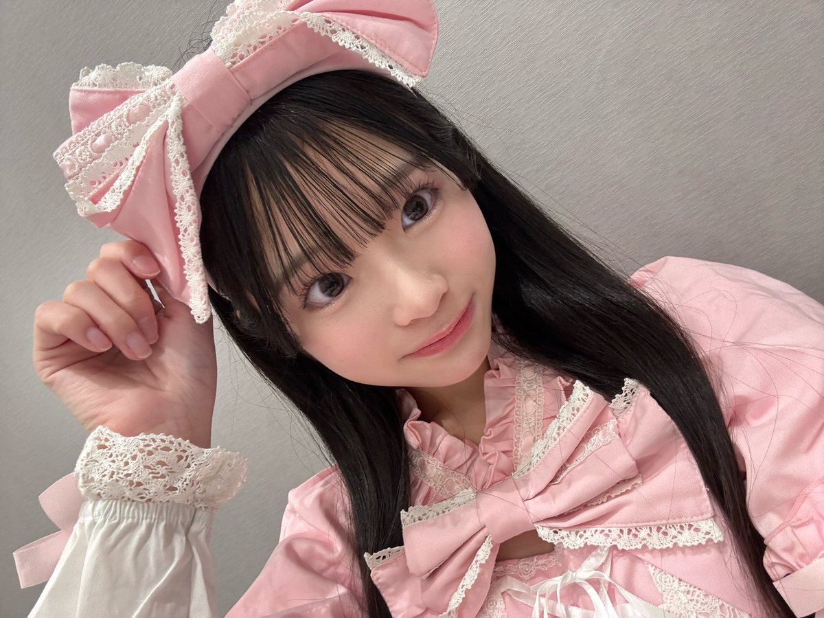 最近暖かいですね！
そろそろ春風が吹くのかな〜🌸🍃
 #AKB21期研究生