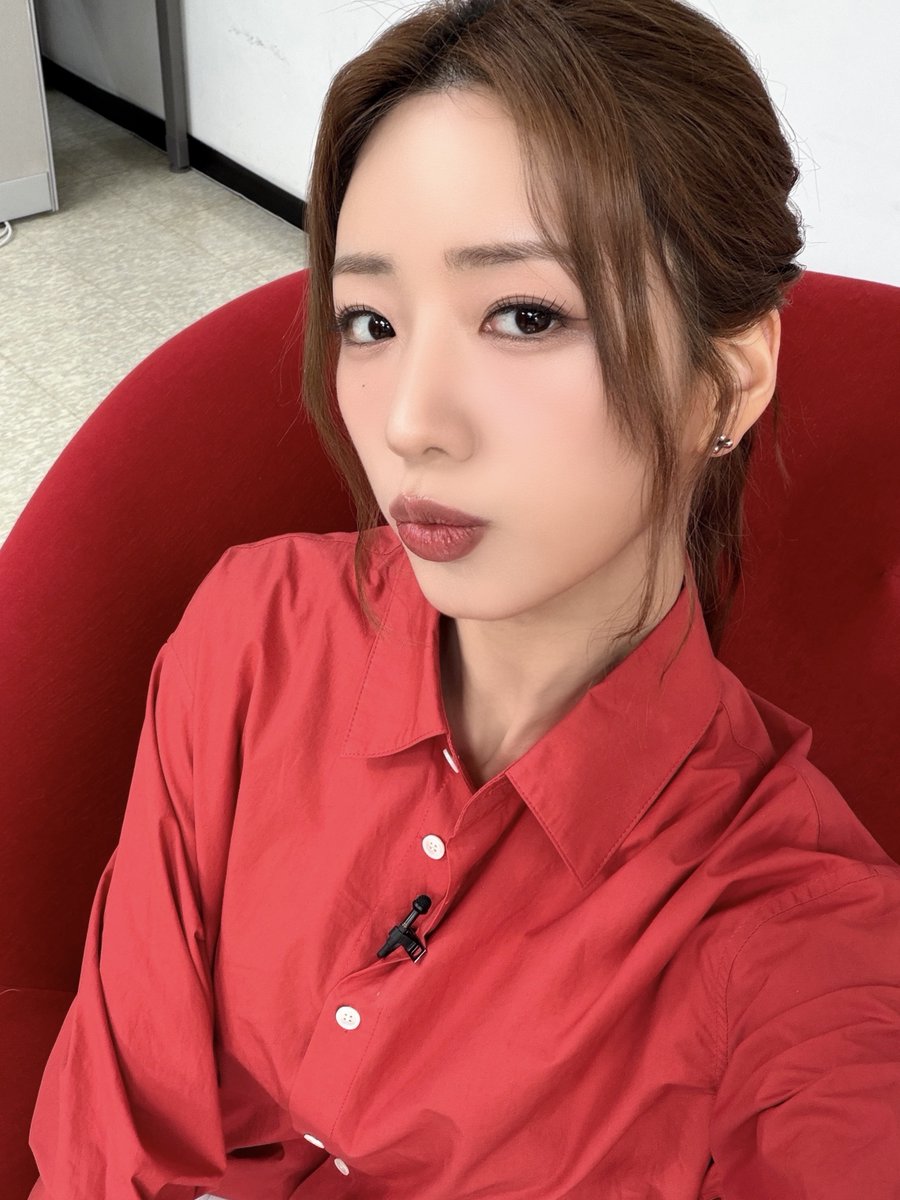 Apink_2011's tweet photo. [📺]

잠시 후 10시 30분!

ENA <나솔사계>에
보미가 출연합니다 🥰

#에이핑크 #Apink
#윤보미 #보미 #BoMi https://t.co/ZIeEvOKHRw