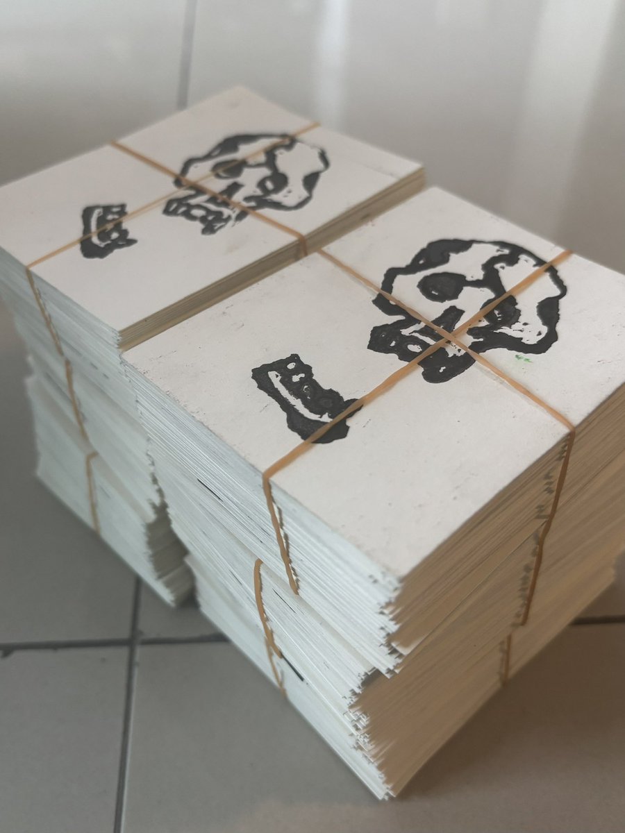 600枚達成
#イラスト  #ペン画　
#絵描きさんと繋がりたい
#イラスト好きさんと繋がりたい   
#絵柄が好みっていう人にフォローされたい