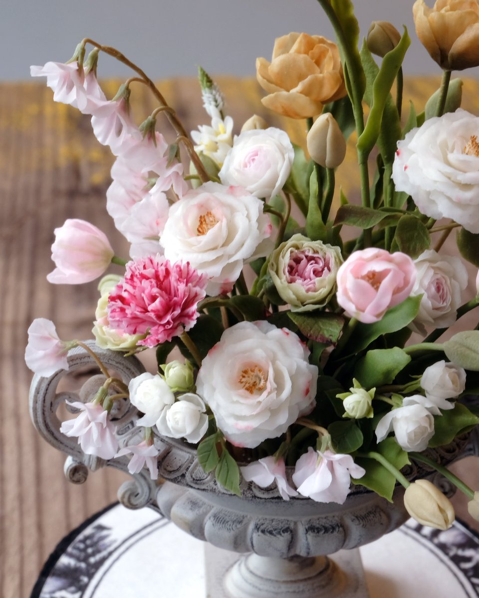 Upfarfield Dollhouse Salon tweet media