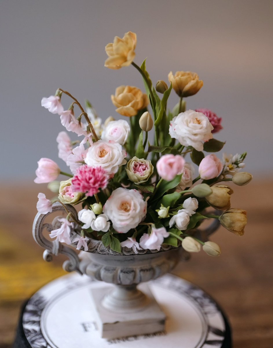 Upfarfield Dollhouse Salon tweet media