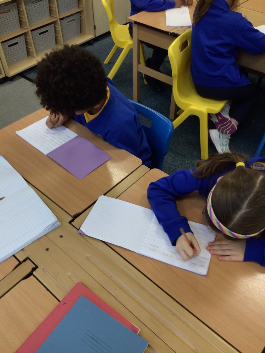 StMaryB17's tweet image. #Y3 are focussed this morning, completing their handwriting. #Handwriting