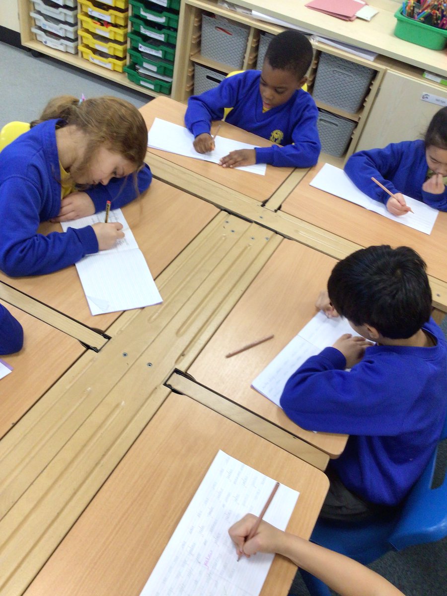 StMaryB17's tweet image. #Y3 are focussed this morning, completing their handwriting. #Handwriting