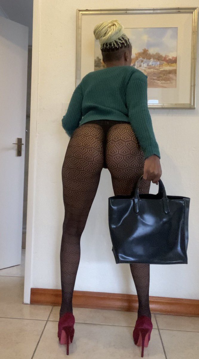 There’s a lady who’s sure  all that glitters is gold &amp; she’s buying a stairway to heaven ‼️❣️🥰💞