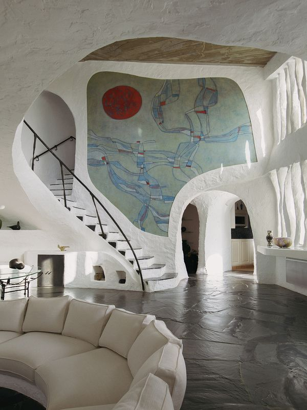 Sculptural House's living room designed by Jacques Couëlle in France (1960s)