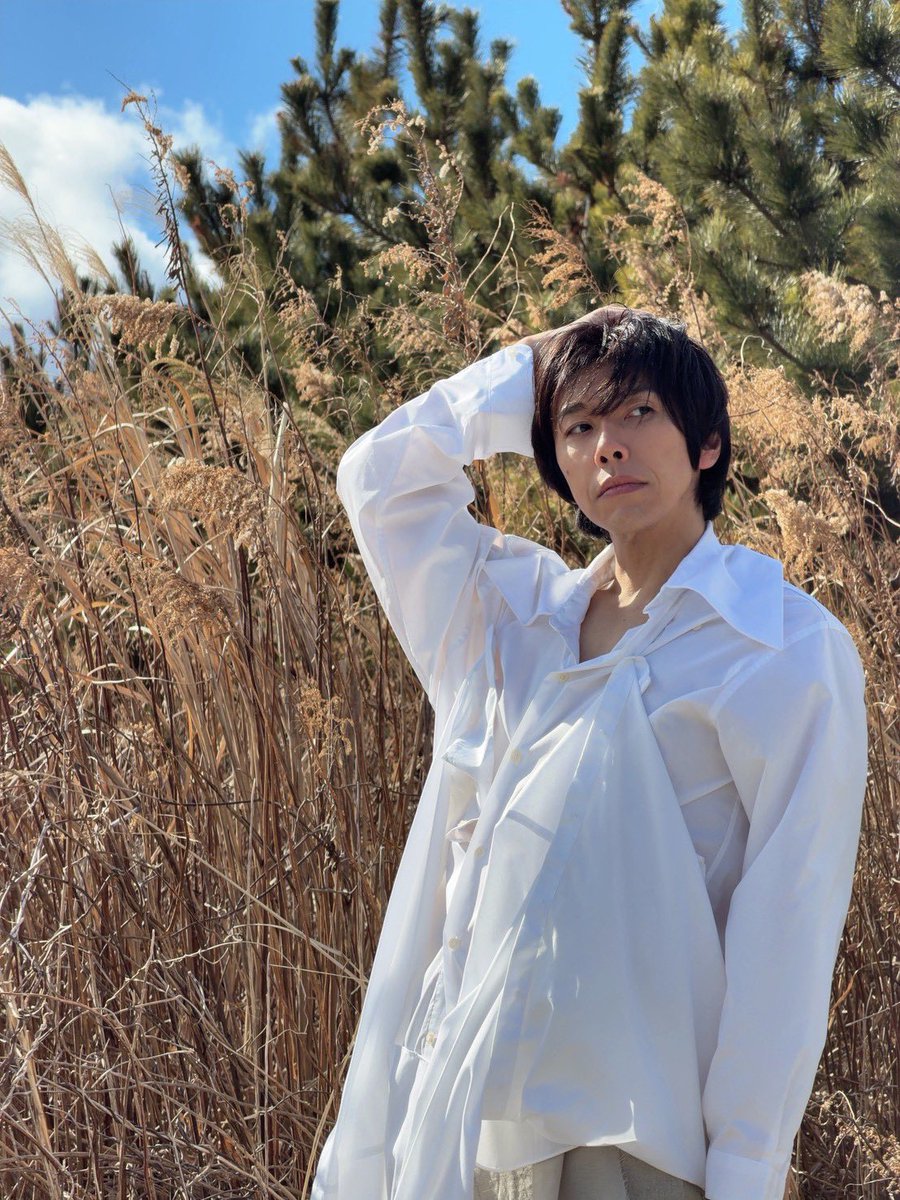 TVguidePERSON's tweet photo. #佐藤拓也写真集 4/3(金)発売！

📀DVD付き限定表紙版
Amazon https://t.co/SAGXXTaxBF
楽天ブックスhttps://t.co/SNRdHt3PiJ
🏨アクスタA付き
https://t.co/vXbXB8mpeH
🐴アクスタB付き
https://t.co/e3yGKtAASl
✍️直筆サイン入り
https://t.co/5hEewdjdk0
📸生写真3枚セット
https://t.co/2qA8lLDzuI https://t.co/UvwrqCr6ip