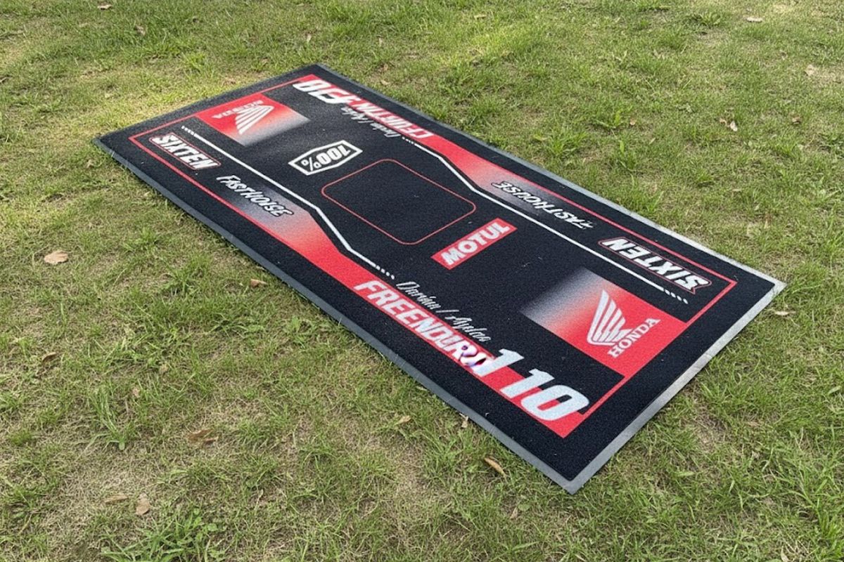 Tapis environnemental enduro : fini la vieille moquette de mamie, vive le look factory ! buff.ly/c7syor4