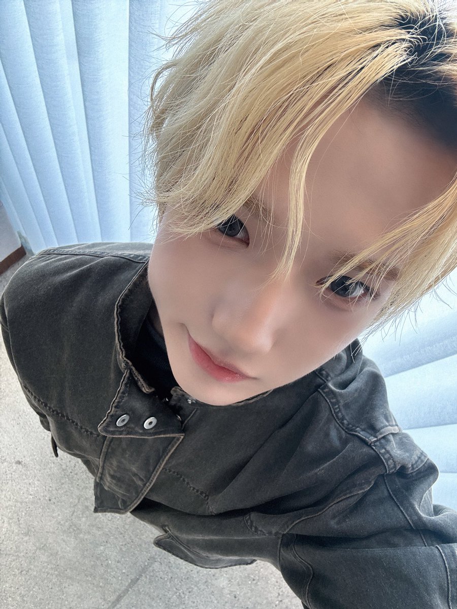inthe_x_project's tweet photo. [📷] 𝑰𝑵𝑻𝑯𝑬 𝑿 𝒑𝒓𝒐𝒋𝒆𝒄𝒕 #HN82M16

여러분 보고 싶어요.. 🥺얼마 안 지났는데도 벌써 여러분과 다시 만날 날이 기다려져요 😵‍💫
여러분이 보고 싶을 때마다 마음속에 담아두었던 목소리와 눈빛을 떠올리고, 보내주신 편지를 계속 읽어봐도 이 기분이 쉽게 해소되지는 않더라고요.. 💌
수많은 사람들 중에 저라는 사람을 좋아해줘서 정말 고마워요! 이 마음 절대 잃지 않고, 항상 보답하는 마음으로 여러분께 다가갈게요. 우리 꼭 다시 만나요!!🤍

#HYUNMIN #현민
#INTHE_X #인더엑스
#INTHE_X_project #인더엑스프로젝트
#iNKODE #인코드