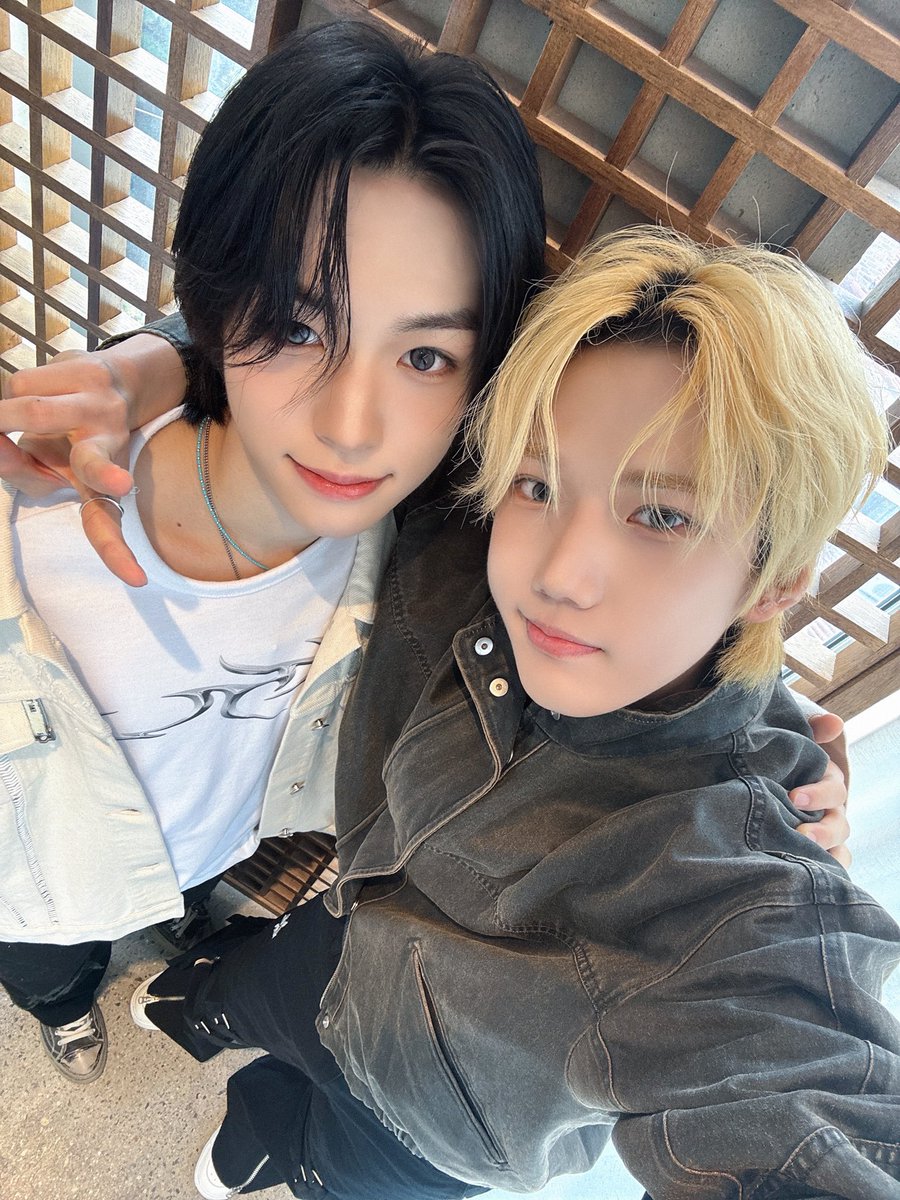inthe_x_project's tweet photo. [📷] 𝑰𝑵𝑻𝑯𝑬 𝑿 𝒑𝒓𝒐𝒋𝒆𝒄𝒕 #HN82M16

여러분 보고 싶어요.. 🥺얼마 안 지났는데도 벌써 여러분과 다시 만날 날이 기다려져요 😵‍💫
여러분이 보고 싶을 때마다 마음속에 담아두었던 목소리와 눈빛을 떠올리고, 보내주신 편지를 계속 읽어봐도 이 기분이 쉽게 해소되지는 않더라고요.. 💌
수많은 사람들 중에 저라는 사람을 좋아해줘서 정말 고마워요! 이 마음 절대 잃지 않고, 항상 보답하는 마음으로 여러분께 다가갈게요. 우리 꼭 다시 만나요!!🤍

#HYUNMIN #현민
#INTHE_X #인더엑스
#INTHE_X_project #인더엑스프로젝트
#iNKODE #인코드