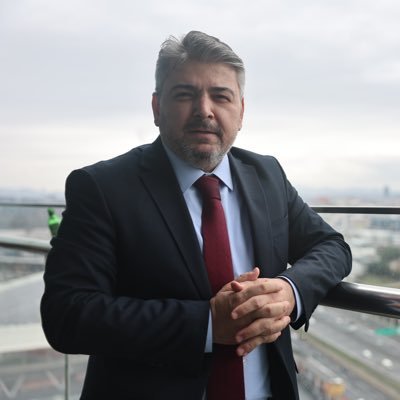 Bugün Twitter space odasında yayın konuğu olarak katılan Ticaret Bakanı Sayın Prof Dr Ömer BOLAT'ın Basın Müşaviri Bekir Kaplan ile Staj Ve Çıraklık mağduriyeti ile ilgili verimli bir görüşme gerçekleştirildi. Konu ile alakalı Sayın Ticaret Bakanımıza bilgi vermek suretiyle