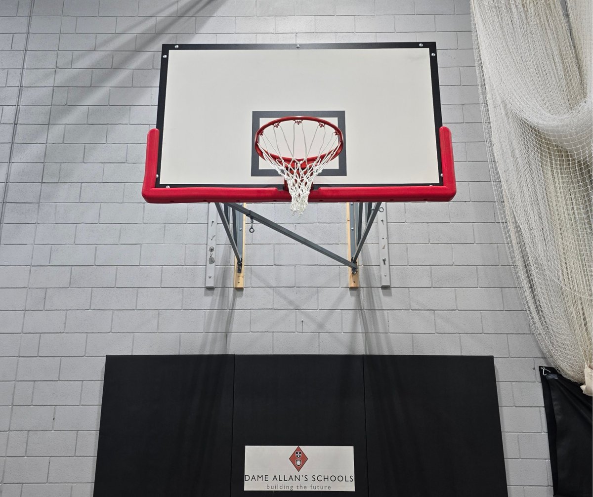 SportsafeUK's tweet photo. Dame Allan's School recent Basketball Backboard installation🏀

Thank you to our engineers Jimmy and Reece🏃

Want to upgrade your schools facilities? Let's make it happen👇

https://t.co/MV4VIzprHL

#schoolsports #basketball #sportshall https://t.co/5eP1HDJPuz