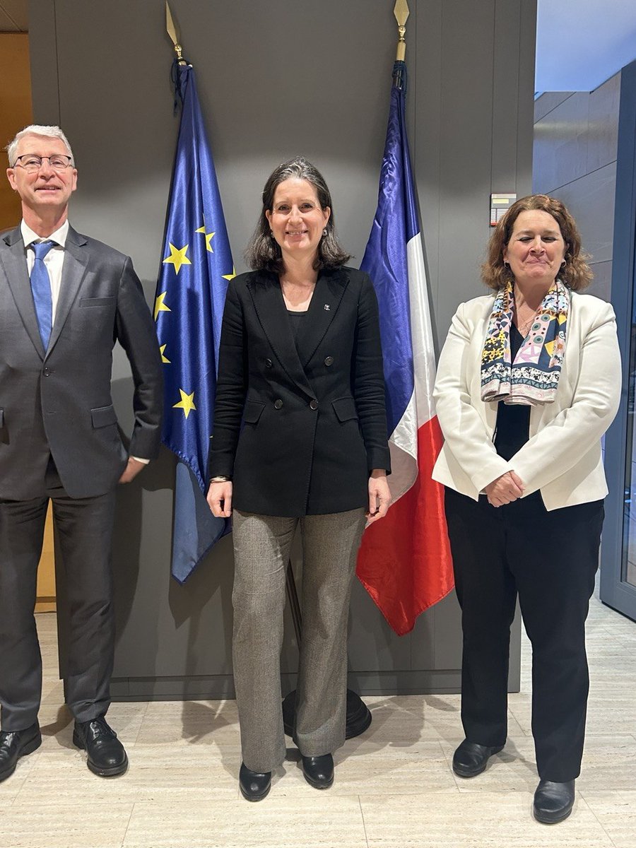 Nathcogg's tweet image. 🇫🇷🇪🇸 Deuxième journée de travail à #Barcelone
(2/2) Le 19 février dernier, place aux échanges institutionnels, aux sujets éducatifs et aux rencontres avec notre communauté.

☕ Un petit-déjeuner avec les conseillers des Français de l’étranger de la circonscription (#cfde) pour