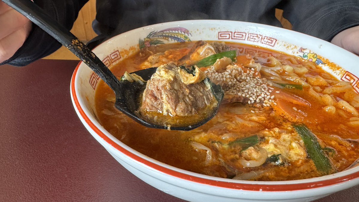 47base_jp's tweet photo. 日光での取材終わりに🍜
ラーメン貴族のユッケジャン麺3辛🌶️と10辛🌶️
何辛が好き？🥰 https://t.co/l7NV8KAQhn
