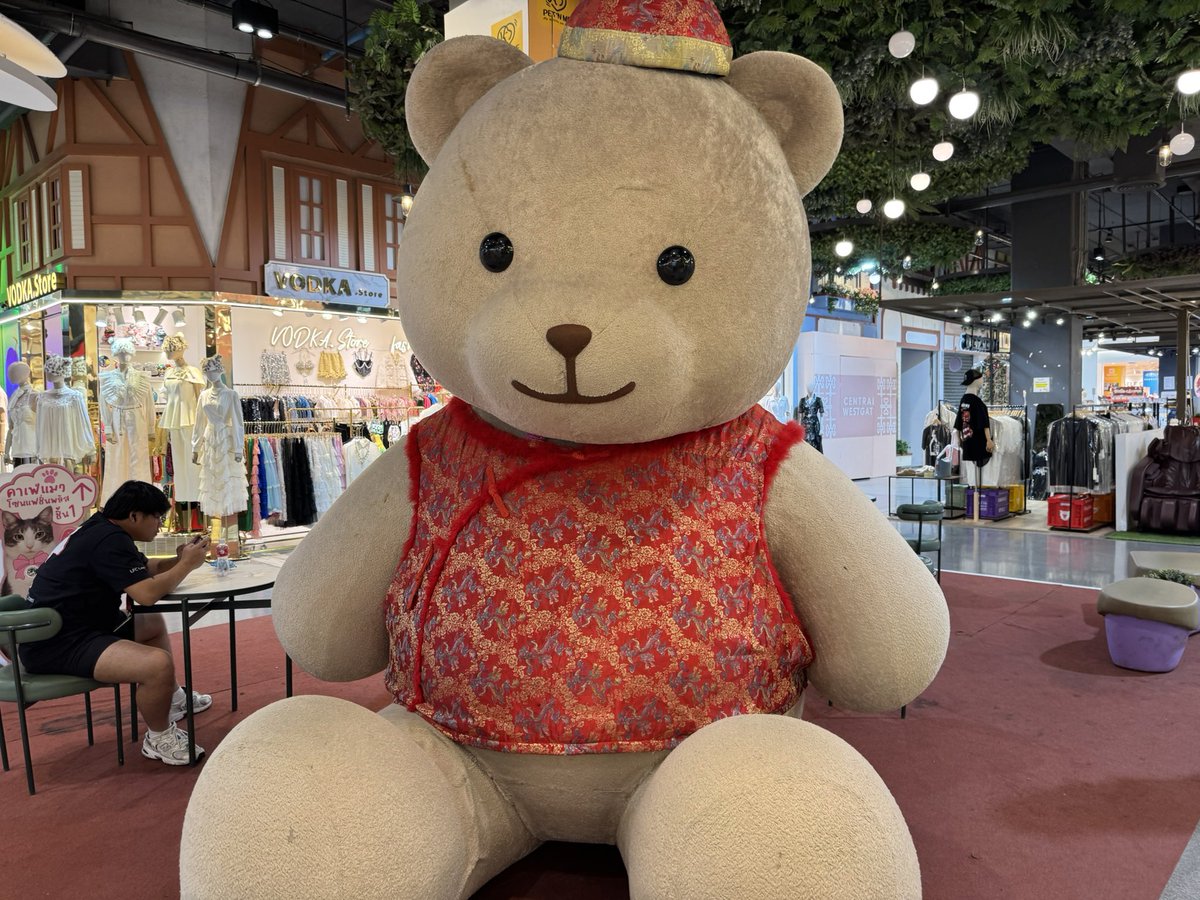 そのテディベアはとてもかわいいですね！ ☺️