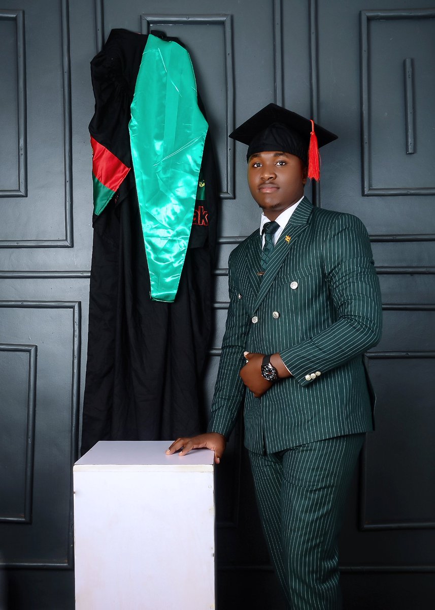 RKirikiri2's tweet photo. The tassel was worth the hustle.
Thanks Allah for this achievement...
#Mak76thGrad https://t.co/8vZOxz5VKt