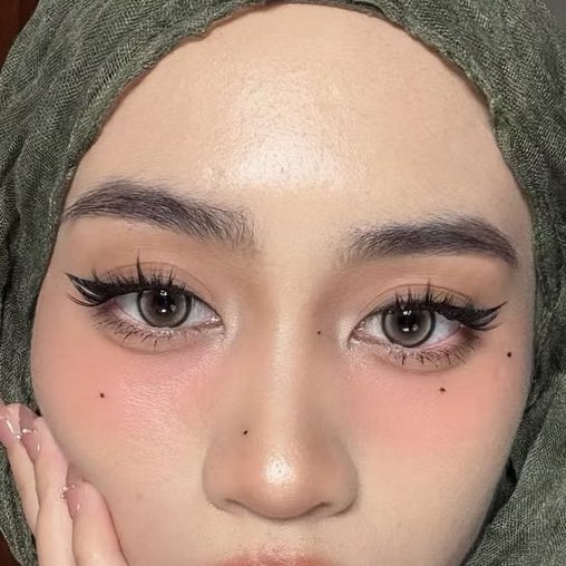 Banyak2 contact lens yang i dah pernah pakai, i paling suka from this brand. Tak buat mata i cepat kering. Ada yang look very natural gilaa ye kat mata 🥰