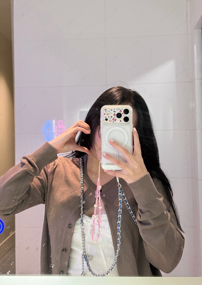 icebearcute tweet media