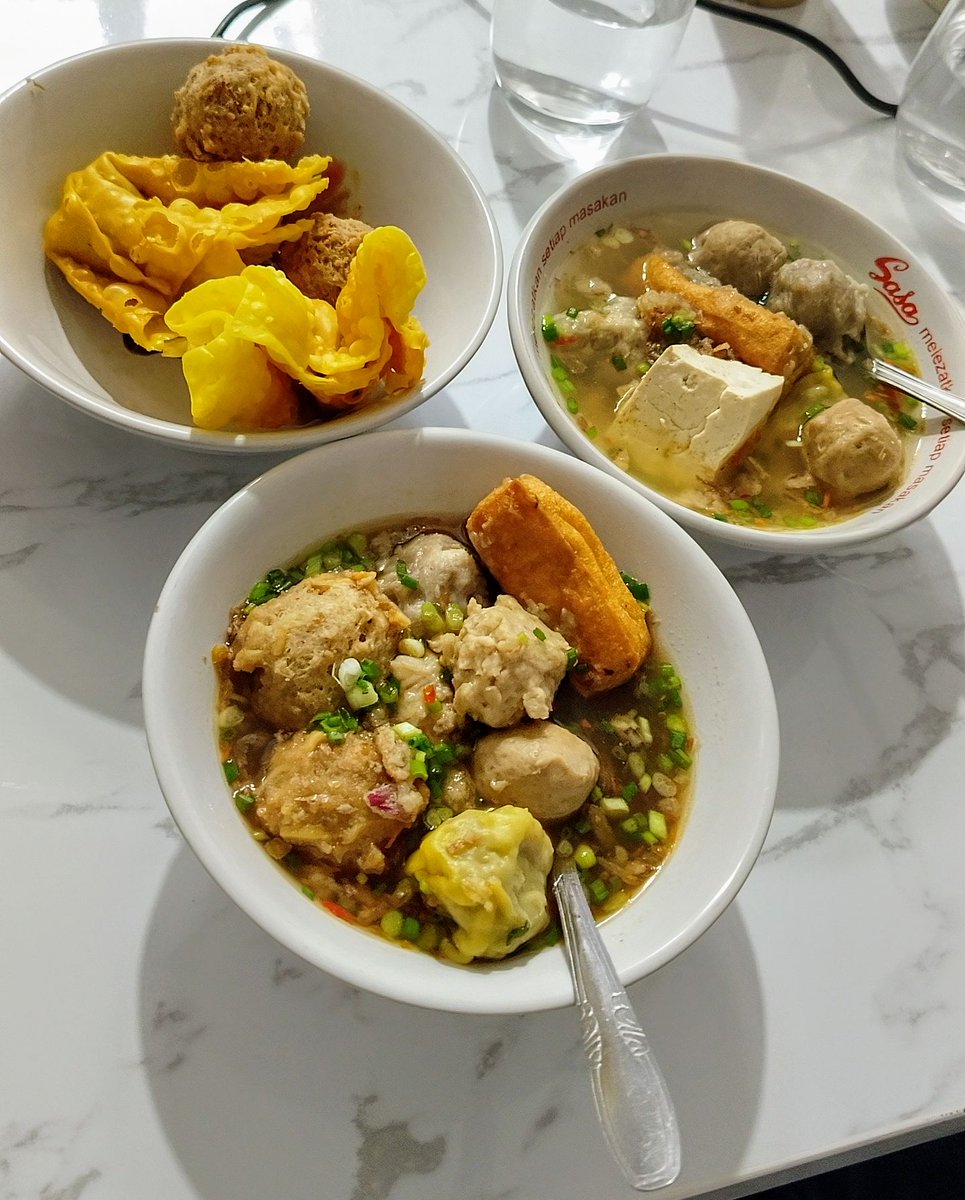 Menu buka puasa hari ini
Bakso Malang biar perut segera tenang,  hati menjadi senang, dompet juga tidak meriang😋😁