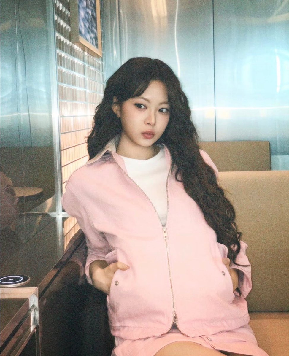 le sserafim pics tweet media