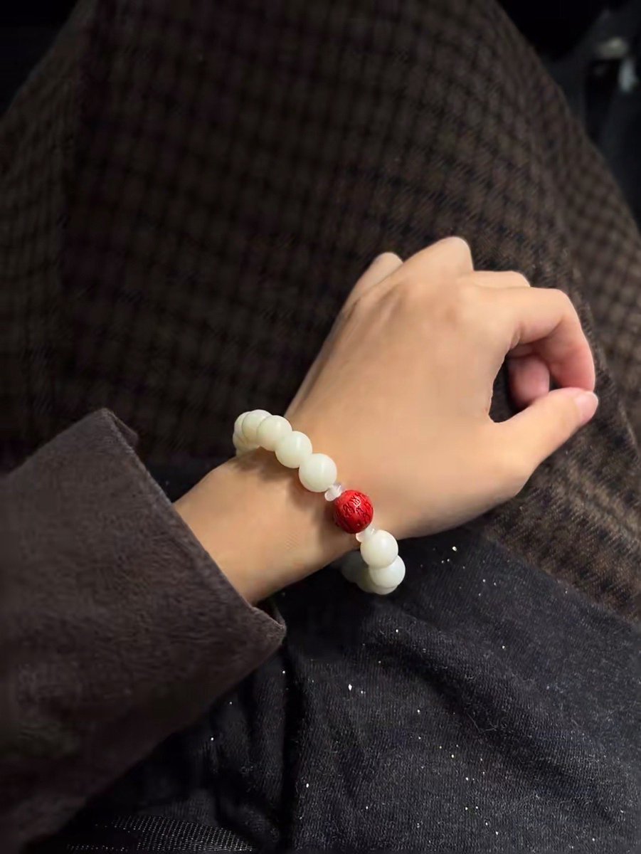 moddustore's tweet photo. สายมู &amp; สายแฟชั่นต้องมี ✨
ใส่เสริมดวง เสริมโชค พร้อมความเรียบหรูดูแพง 🤍 https://t.co/kKdSowjxSa