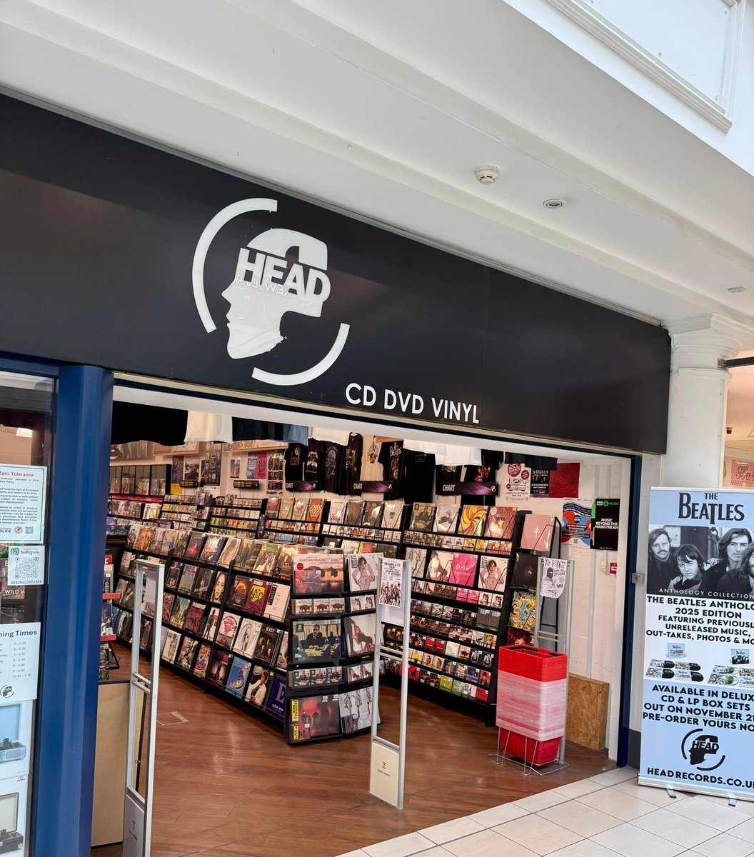 UK Record Shops tweet media