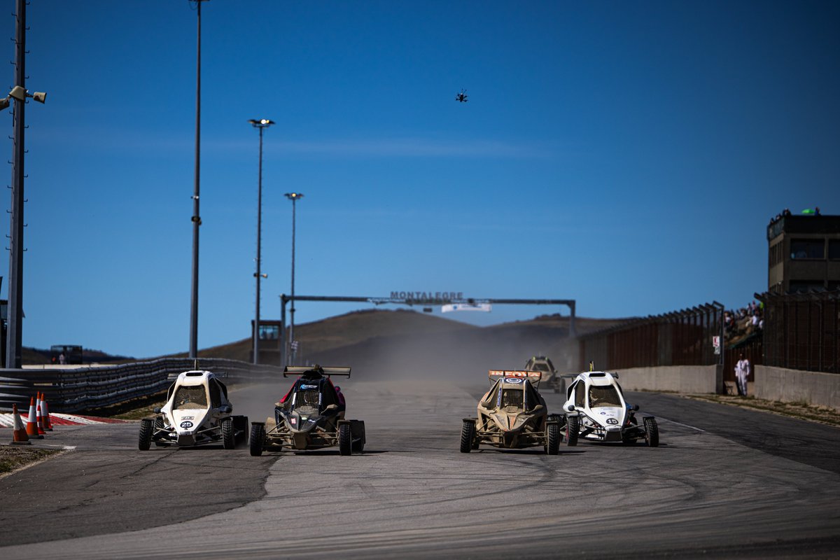 🟢 JUNIOR RX 🟢

Del #RXTraining al éxito, #JuniorRX es la categoría de inicio del #CERXLoterías, donde se fraguan las estrellas del futuro 💫

Un nuevo capítulo de tierna juventud comenzará este 2026, con caras conocidas y nuevas promesas del automovilismo 🚀

#CERX #Rallycross