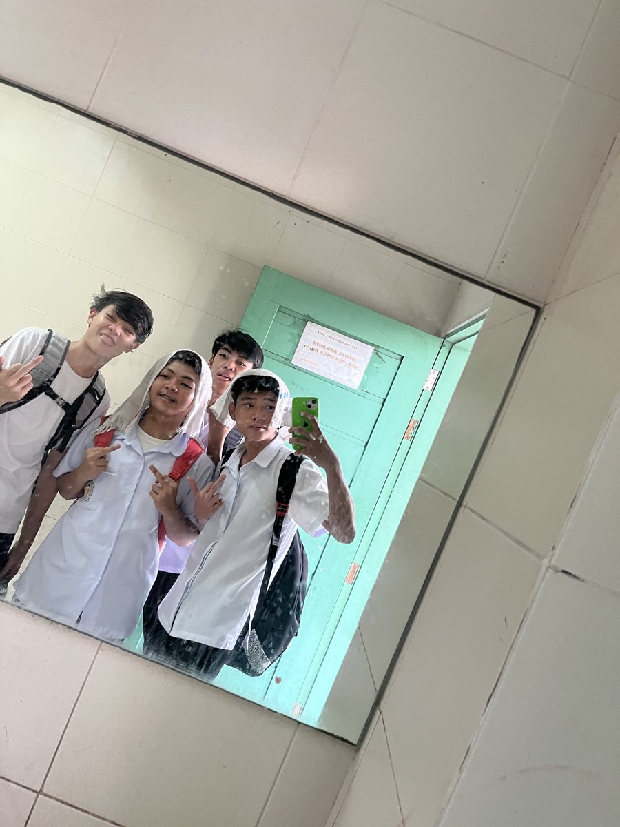chrisnatoh's tweet photo. If 3v?💦 https://t.co/imB9zUAU53