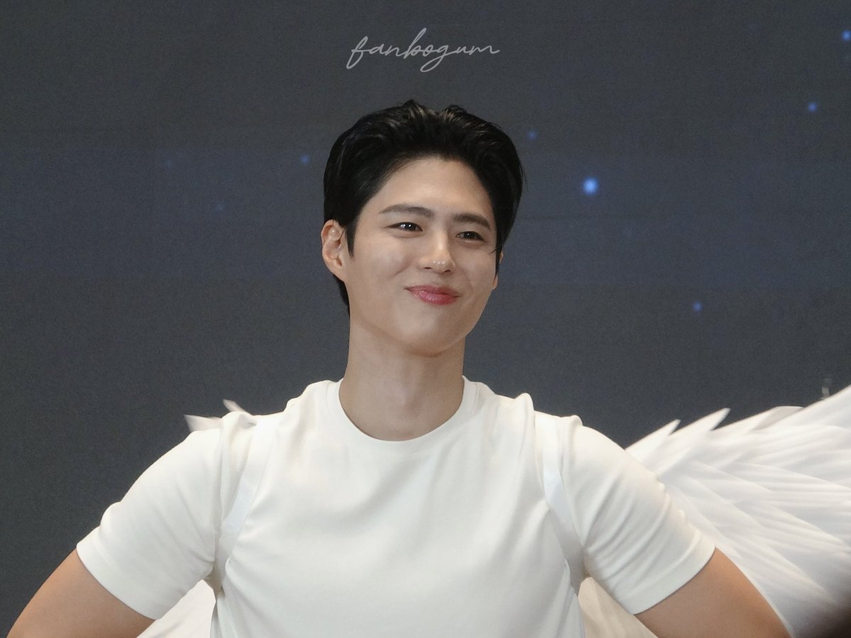 Fan__BoGum's tweet photo. 260214 박보검 광저우 팬사인회
PARK BO GUM 2026 SEASON’S GREETINGS FAN SIGNING EVENT IN GUANGZHOU

천사보검🪽@BOGUMMY 

#박보검 #parkbogum https://t.co/IyD9IWWqEQ